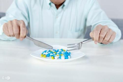 老年患者使用降糖药时要注意哪些事项