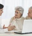 平常多跟老人沟通可以有效的预防痴呆