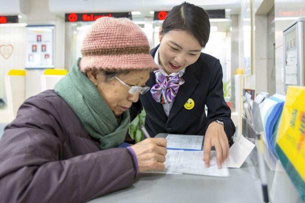 老人生前的存款，家人有密码也没用？少了“它” 银行一分不让拿