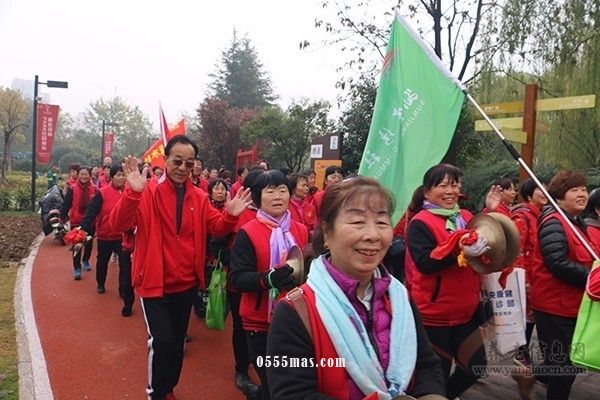 健步走进新时代 共享健康新生活——记2018年全国老年人健步走大联动西安市未央区启动仪式【组图】