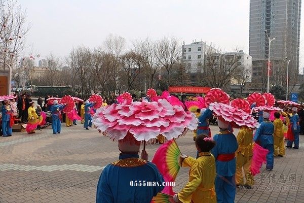 西安市未央区举办2019年健康快乐进社区大拜年活动