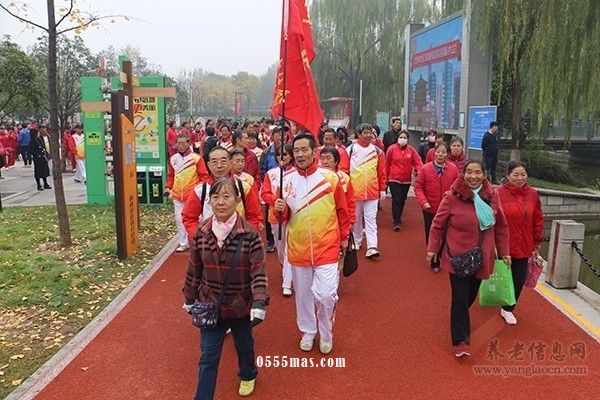 健步走进新时代 共享健康新生活——记2018年全国老年人健步走大联动西安市未央区启动仪式【组图】