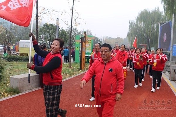 健步走进新时代 共享健康新生活——记2018年全国老年人健步走大联动西安市未央区启动仪式【组图】