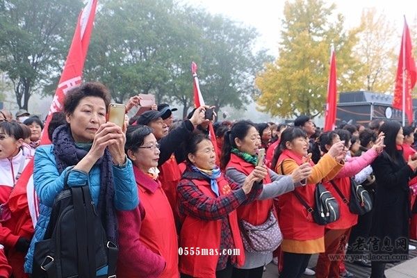 健步走进新时代 共享健康新生活——记2018年全国老年人健步走大联动西安市未央区启动仪式【组图】