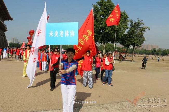 健康陕西我先行，百万老人健步走【组图】